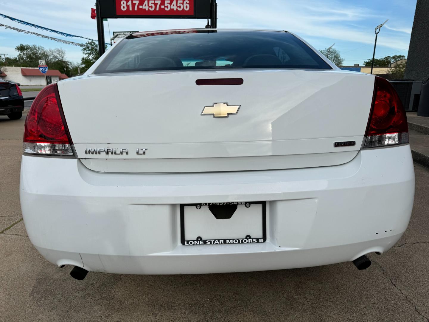 2016 WHITE CHEVROLET IMPALA LIMITED LT (2G1WB5E3XG1) , located at 5900 E. Lancaster Ave., Fort Worth, TX, 76112, (817) 457-5456, 0.000000, 0.000000 - Photo#4